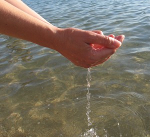 hands w water